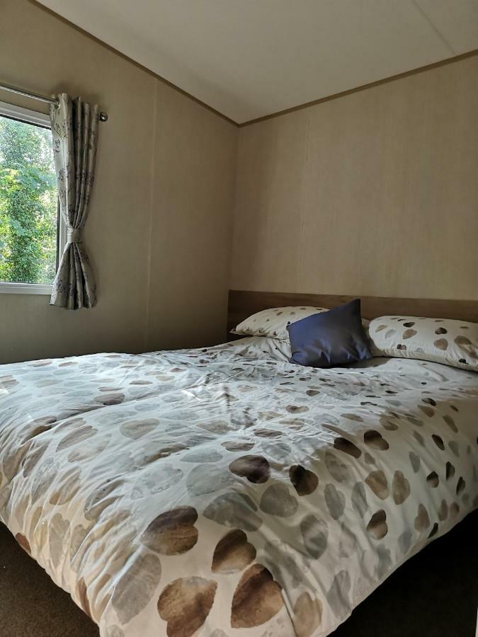 Pebble Bay Retreat Villa Milford on Sea Exterior photo